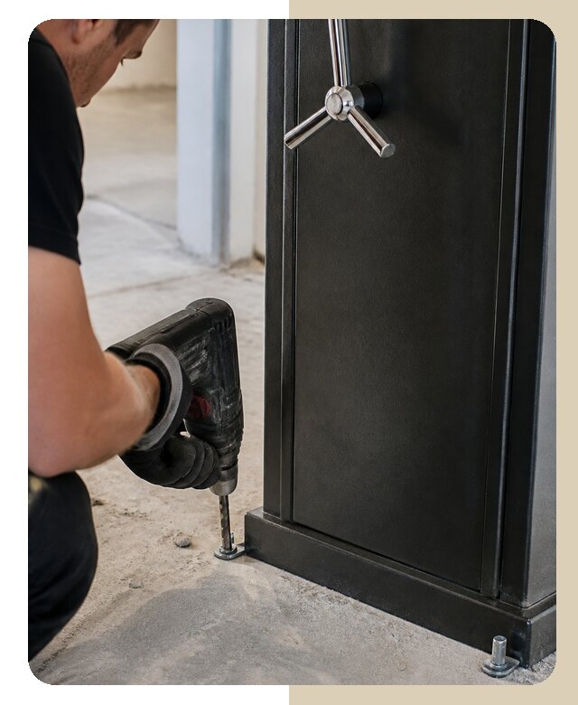 Установка сейфа к полу в Балахне по цене от 3657 р. | Дверной